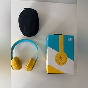Beats Solo3 Wireless Headphones - Yellow and Blue